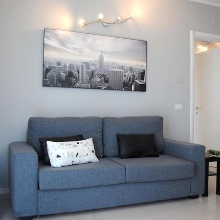 Bnbook - Metropolitan Expo Flat 4 Rho Bagian luar foto